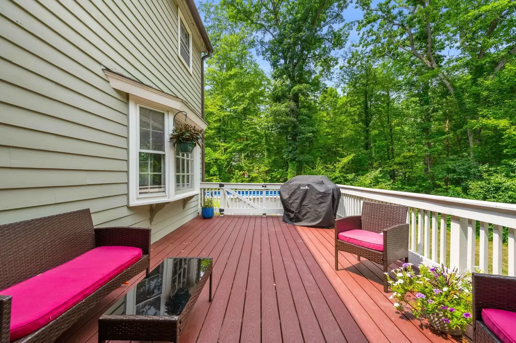 8 Deacon Road Bedford NH 03110