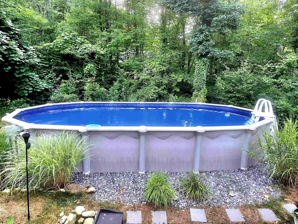 8 Deacon Road Bedford NH 03110