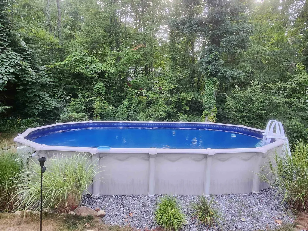 8 Deacon Road Bedford NH 03110