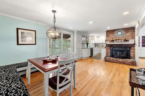 8 Deacon Road Bedford NH 03110