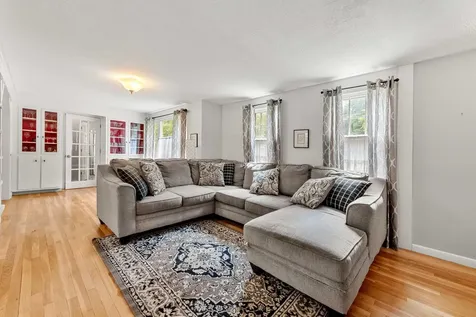 8 Deacon Road Bedford NH 03110