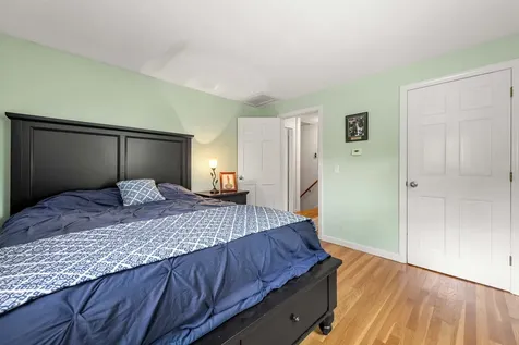 8 Deacon Road Bedford NH 03110