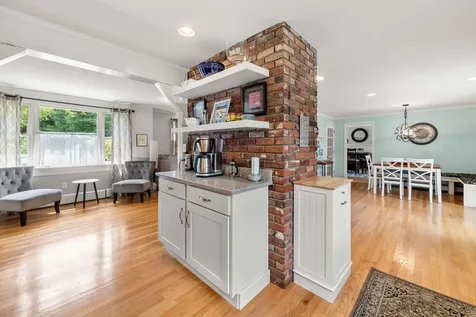 8 Deacon Road Bedford NH 03110