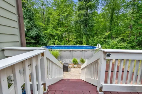 8 Deacon Road Bedford NH 03110