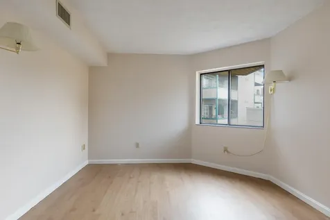 10 Kellogg Road Essex VT 05452