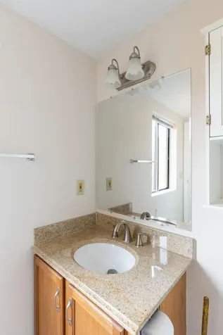 10 Kellogg Road Essex VT 05452