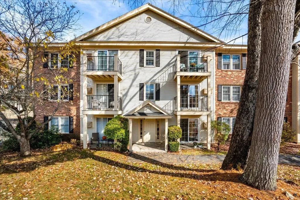 15 Northbrook Drive Manchester NH 03102