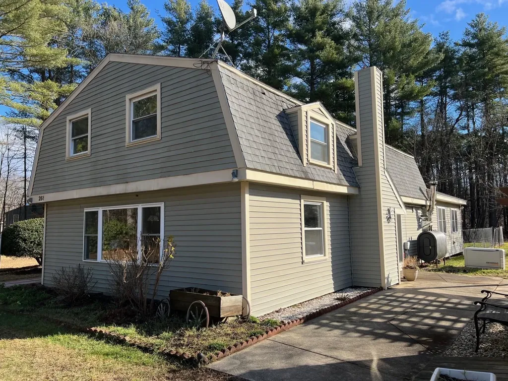 261 Hedding Road Epping NH 03042