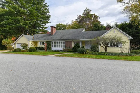 4 Bayberry Lane Exeter NH 03833