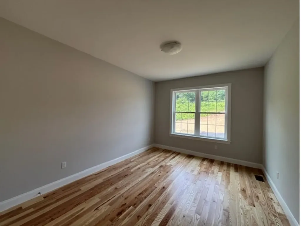 6 Megans Way Epping NH 03042