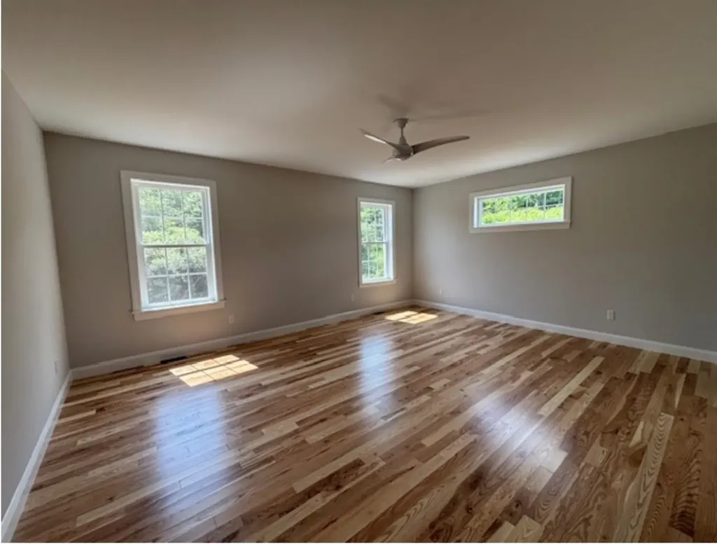 6 Megans Way Epping NH 03042