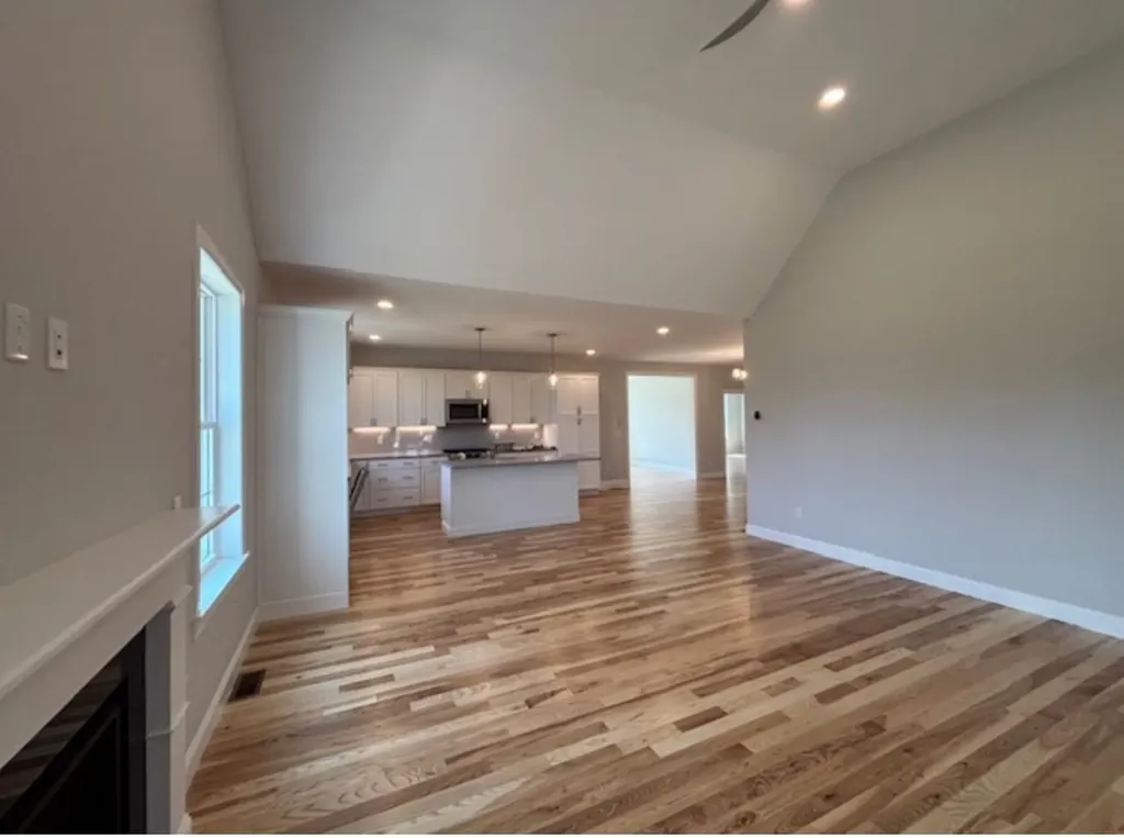 6 Megans Way Epping NH 03042