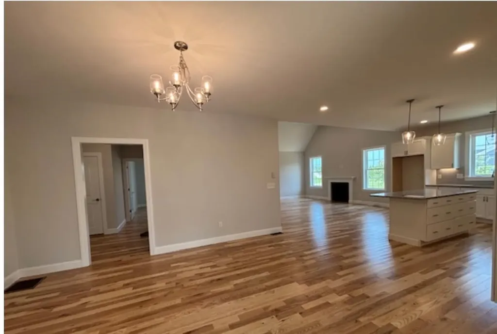 6 Megans Way Epping NH 03042