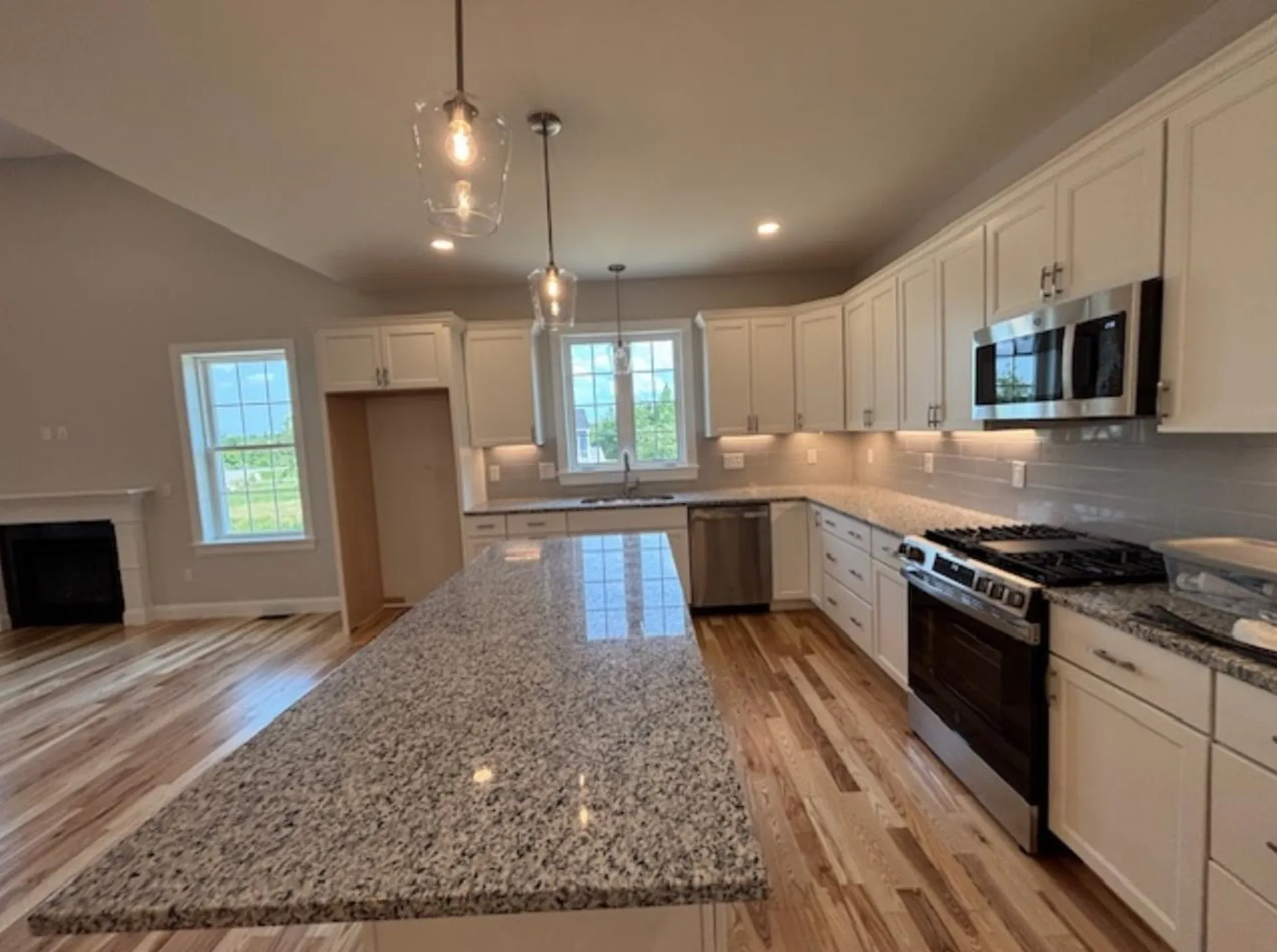 6 Megans Way Epping NH 03042