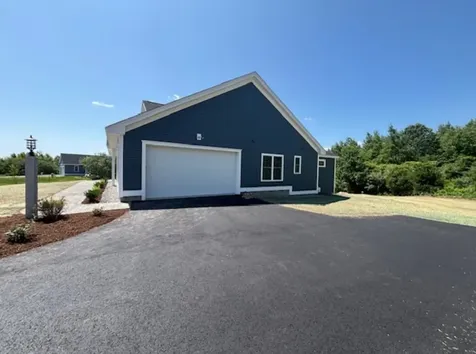 6 Megans Way Epping NH 03042