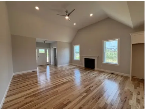 6 Megans Way Epping NH 03042