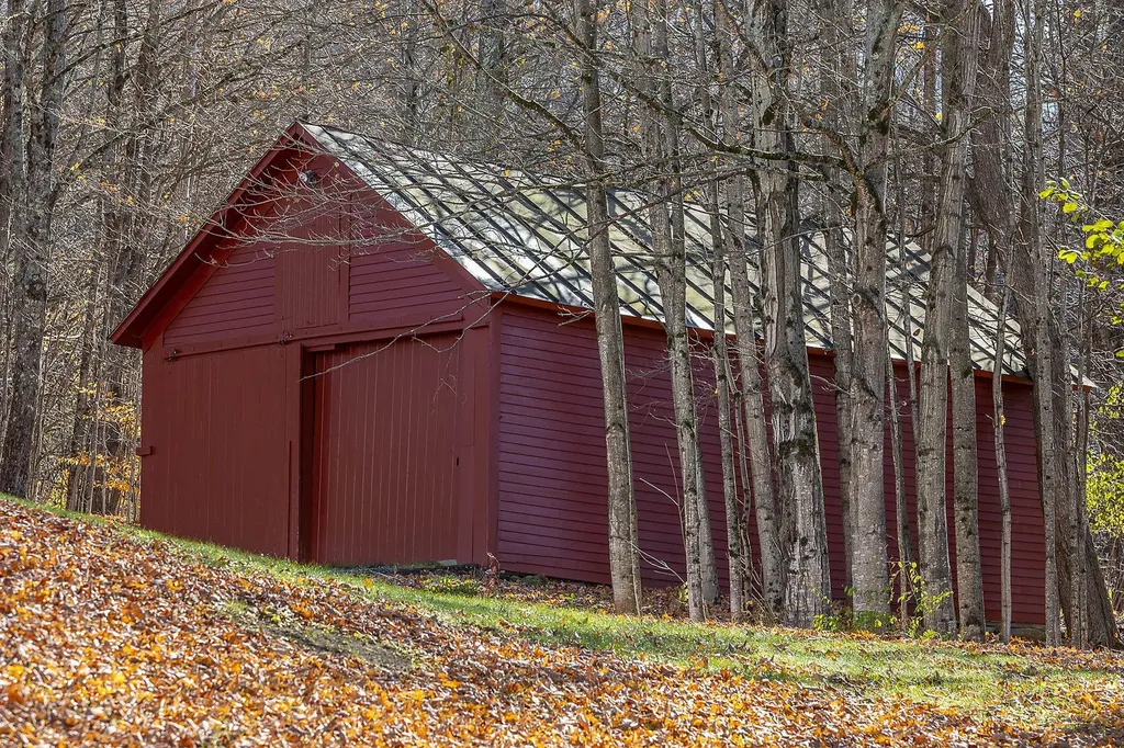 62 Grout Road Hartland VT 05048