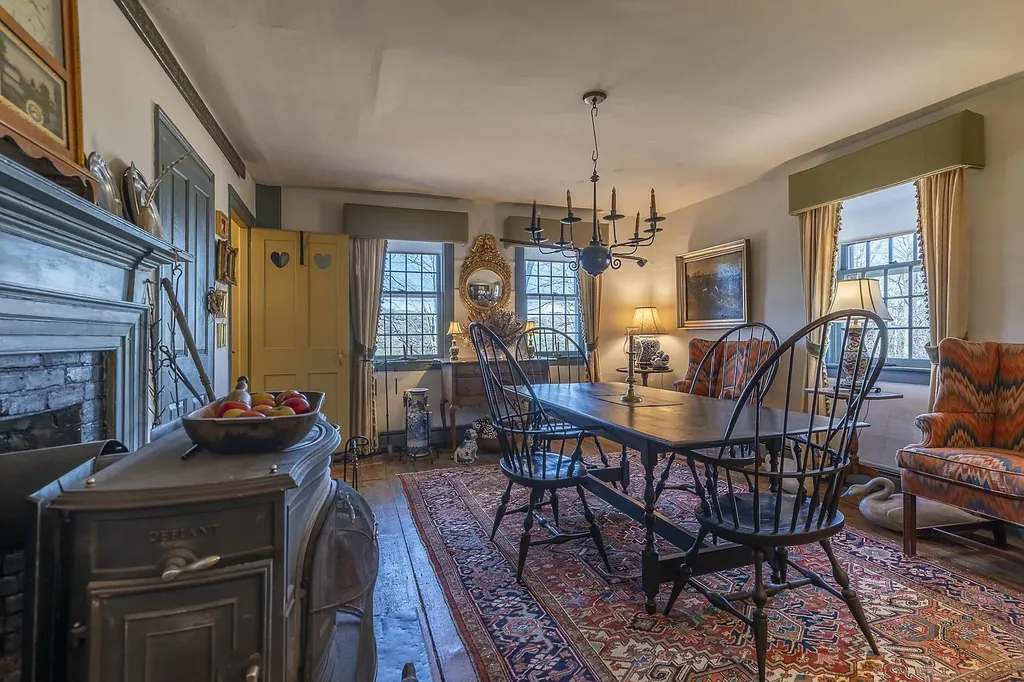 62 Grout Road Hartland VT 05048