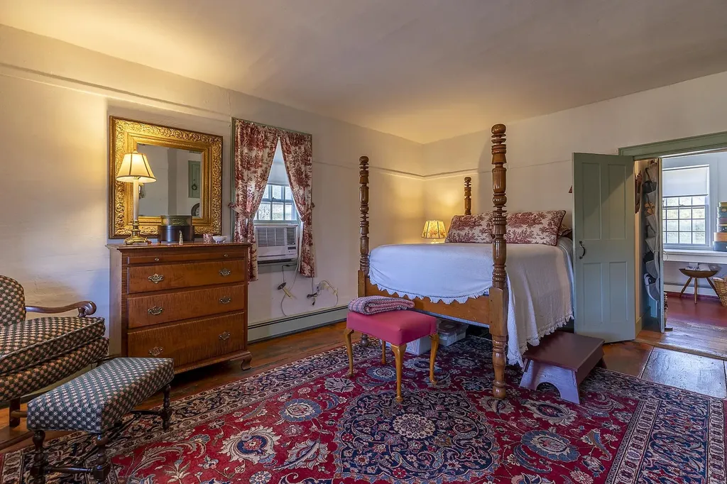 62 Grout Road Hartland VT 05048