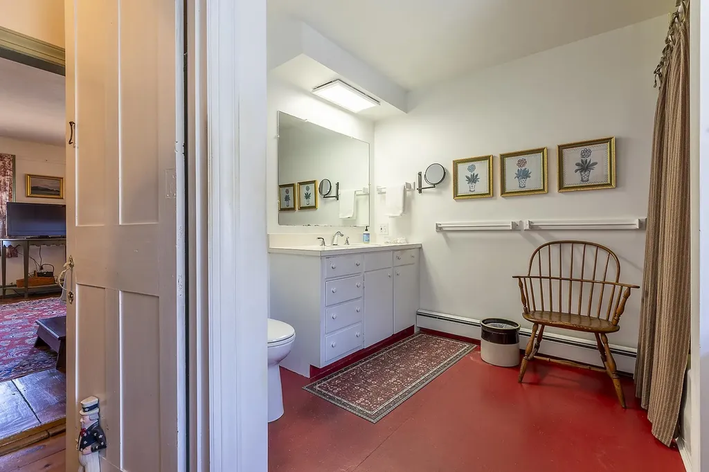 62 Grout Road Hartland VT 05048