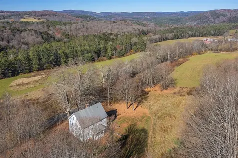 62 Grout Road Hartland VT 05048