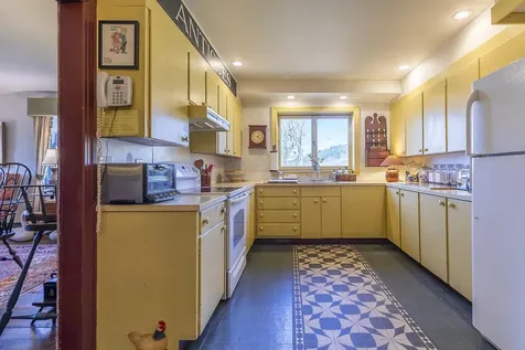 62 Grout Road Hartland VT 05048