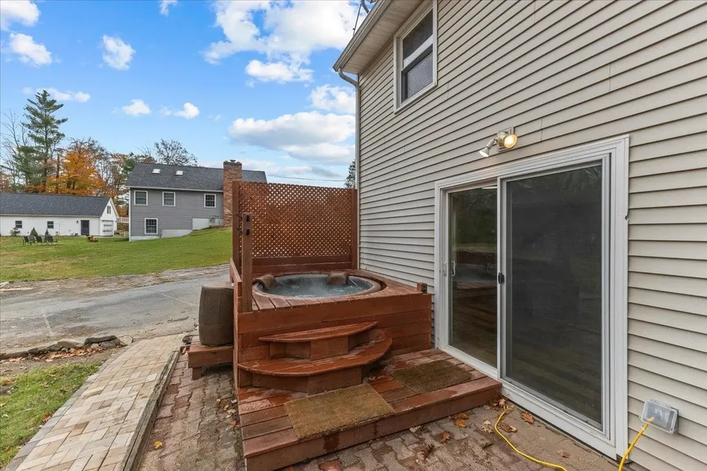 106 Jericho Road Essex VT 05452