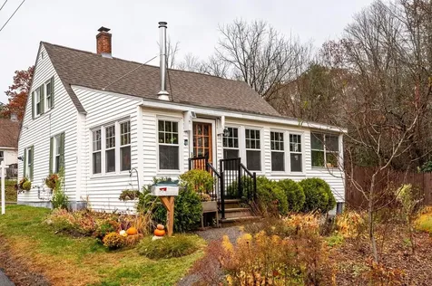 40 Lamprey Street Newmarket NH 03857