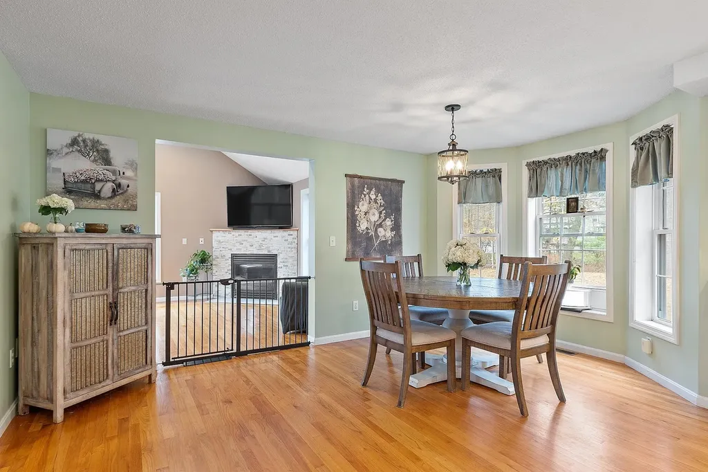 129 Dutton Road Pelham NH 03076