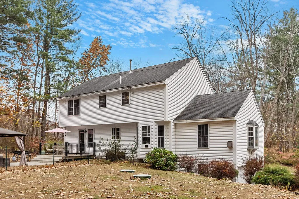 129 Dutton Road Pelham NH 03076