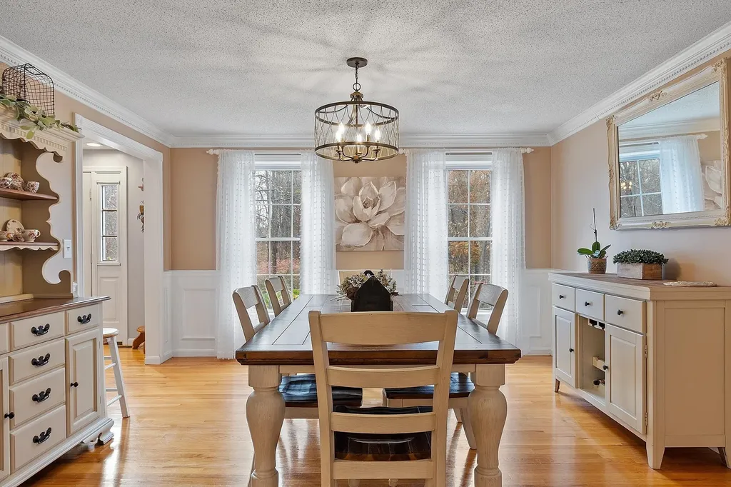 129 Dutton Road Pelham NH 03076