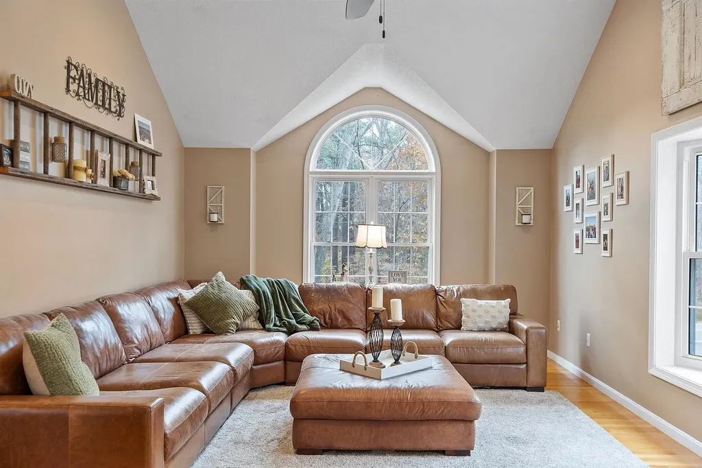 129 Dutton Road Pelham NH 03076