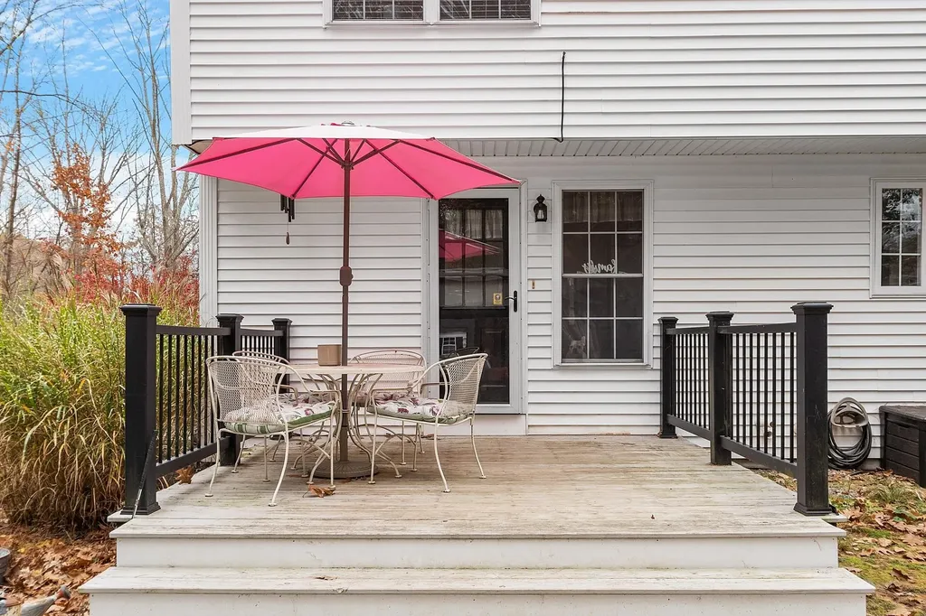 129 Dutton Road Pelham NH 03076