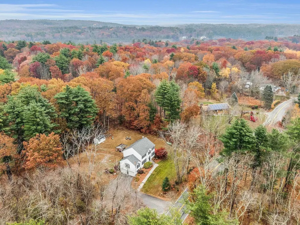 129 Dutton Road Pelham NH 03076