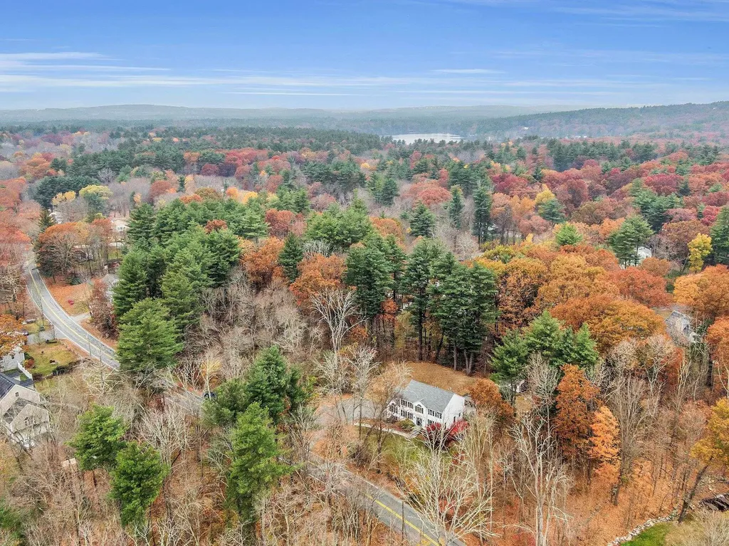 129 Dutton Road Pelham NH 03076