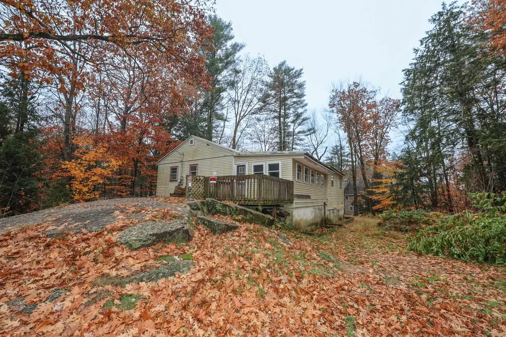11 Dawn Street Hillsborough NH 03244