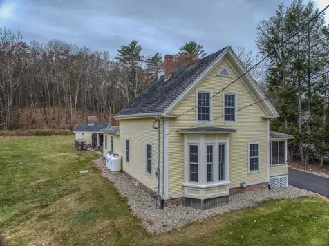 3 Amesbury Road Newton NH 03858