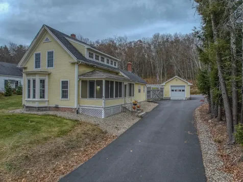 3 Amesbury Road Newton NH 03858