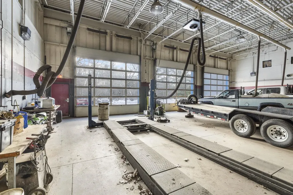 166 W Main Street Hillsborough NH 03244