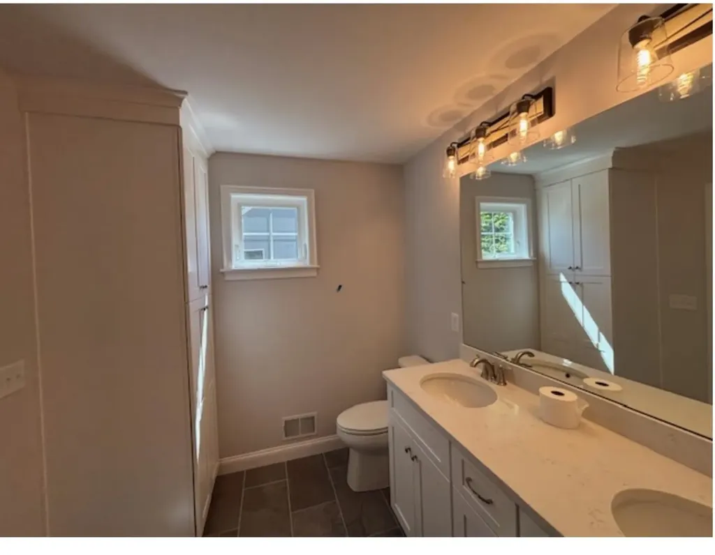 4 Taylor Circle Brentwood NH 03833