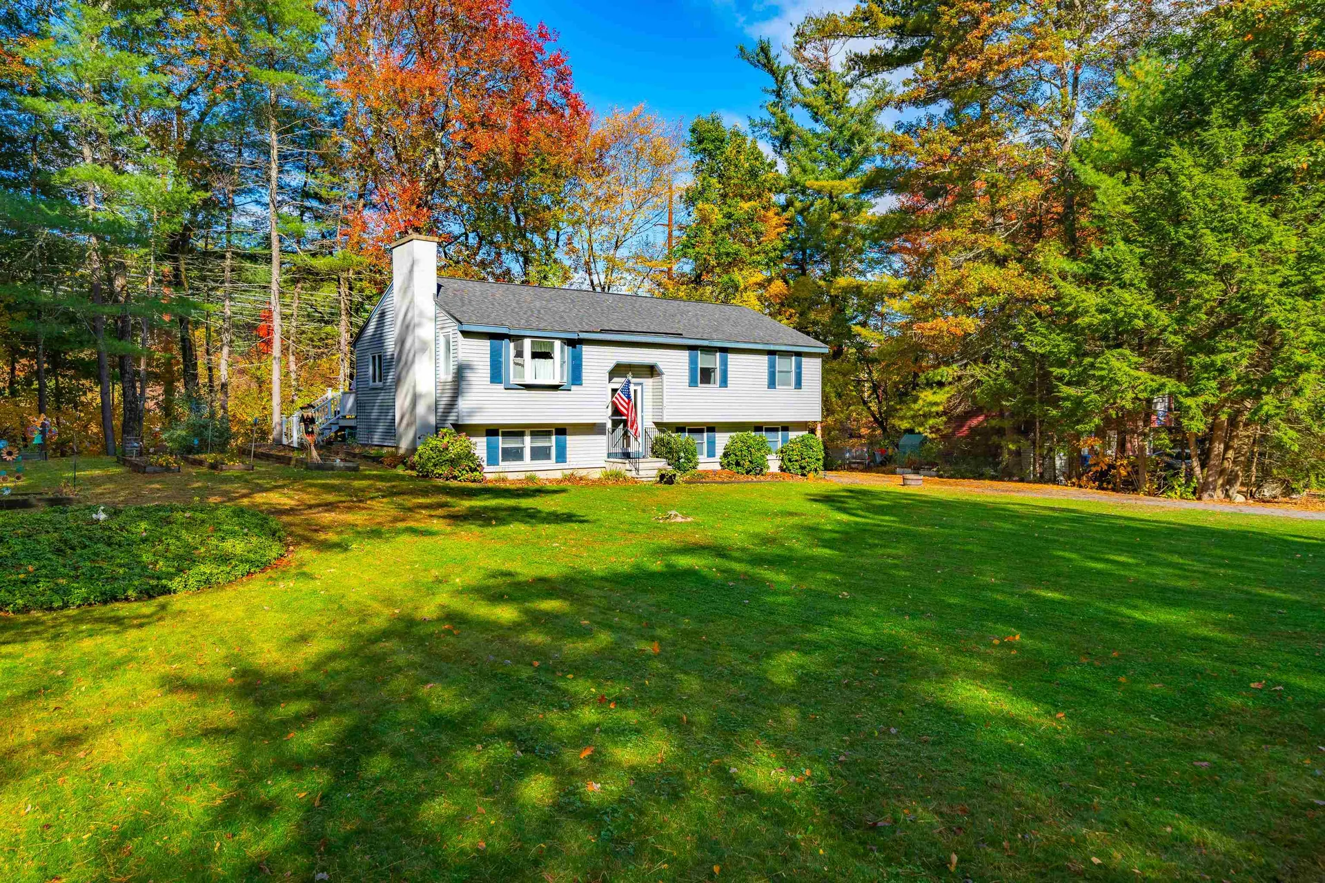 7 Chestnut Hill Drive Londonderry NH 03053