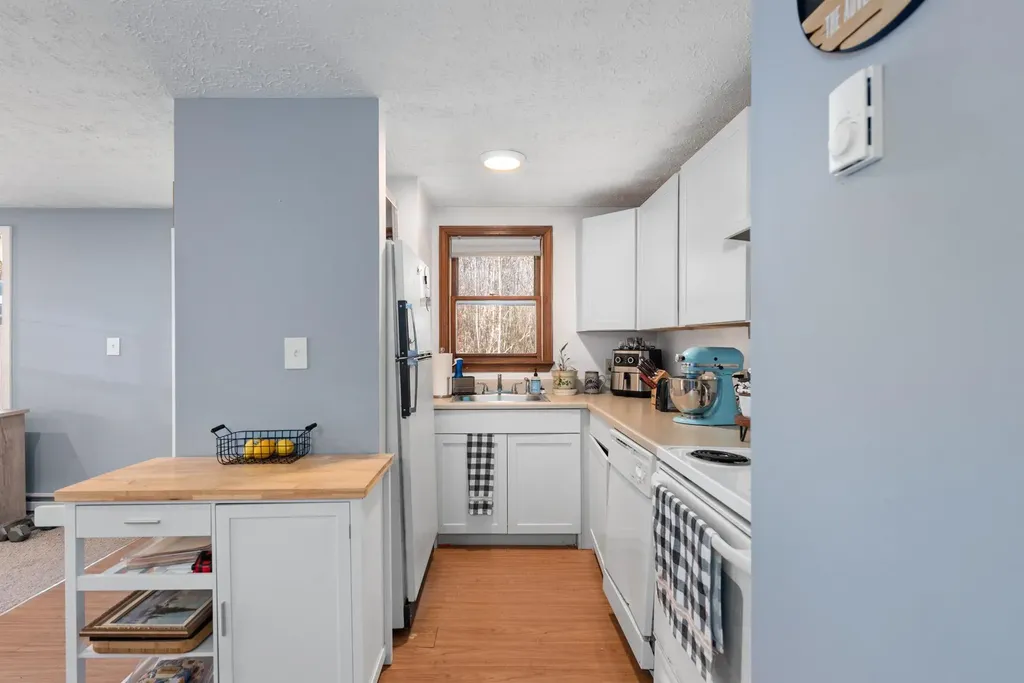 32 Plaza Village Road Plymouth NH 03264