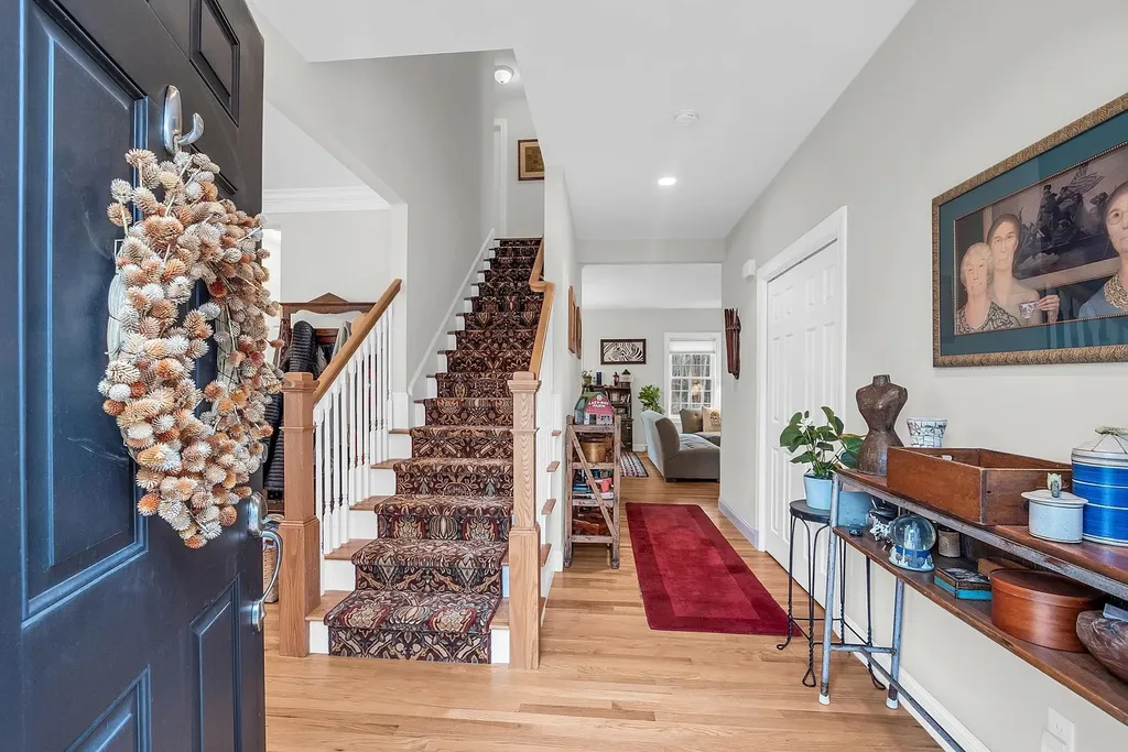 5 Laurel Landing Hudson NH 03051