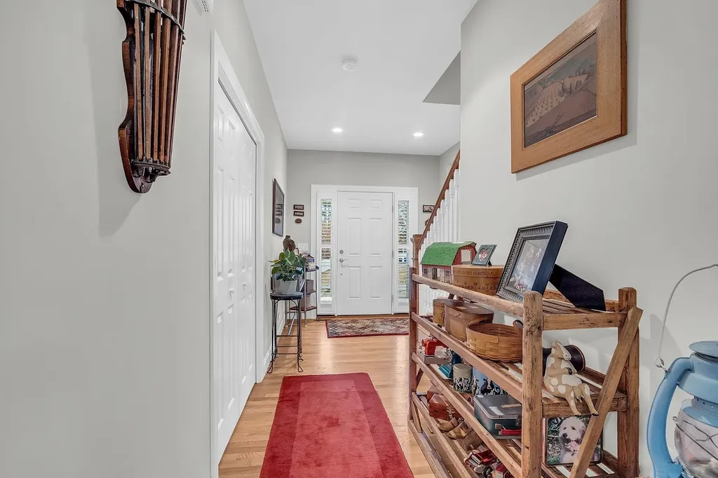 5 Laurel Landing Hudson NH 03051