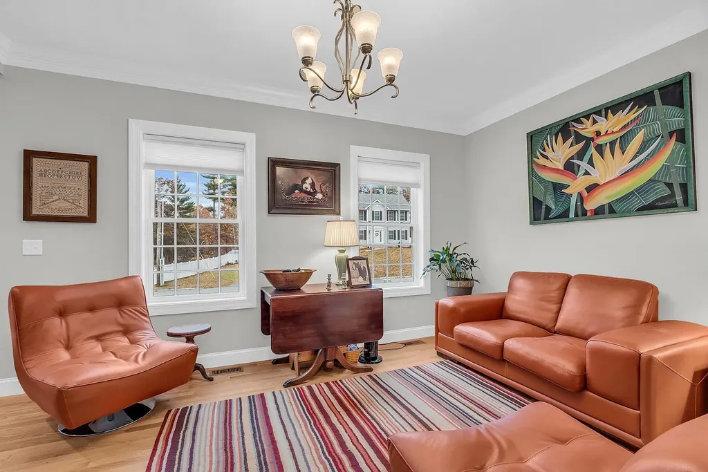 5 Laurel Landing Hudson NH 03051