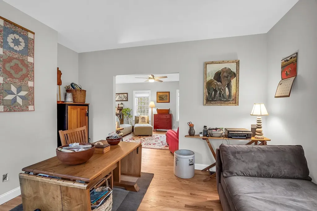 5 Laurel Landing Hudson NH 03051