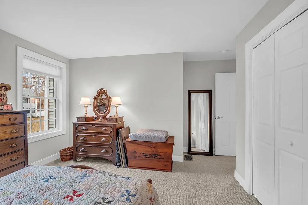 5 Laurel Landing Hudson NH 03051