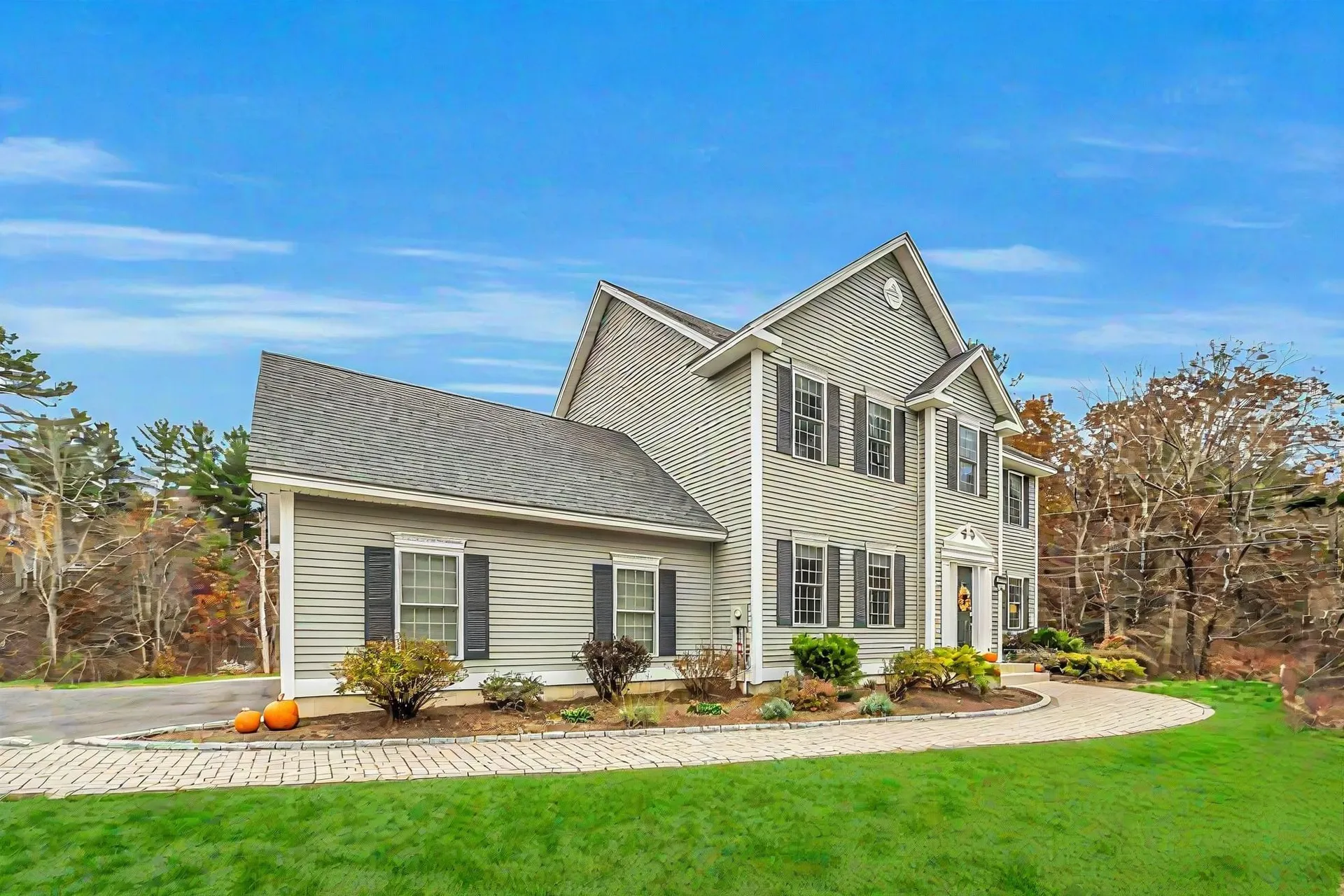 5 Laurel Landing Hudson NH 03051