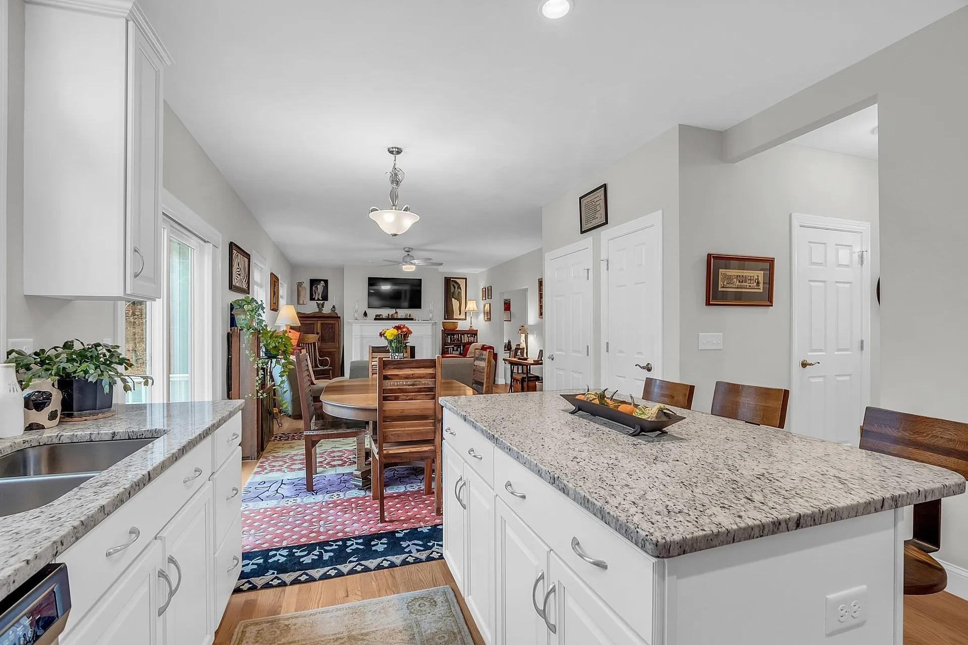 5 Laurel Landing Hudson NH 03051