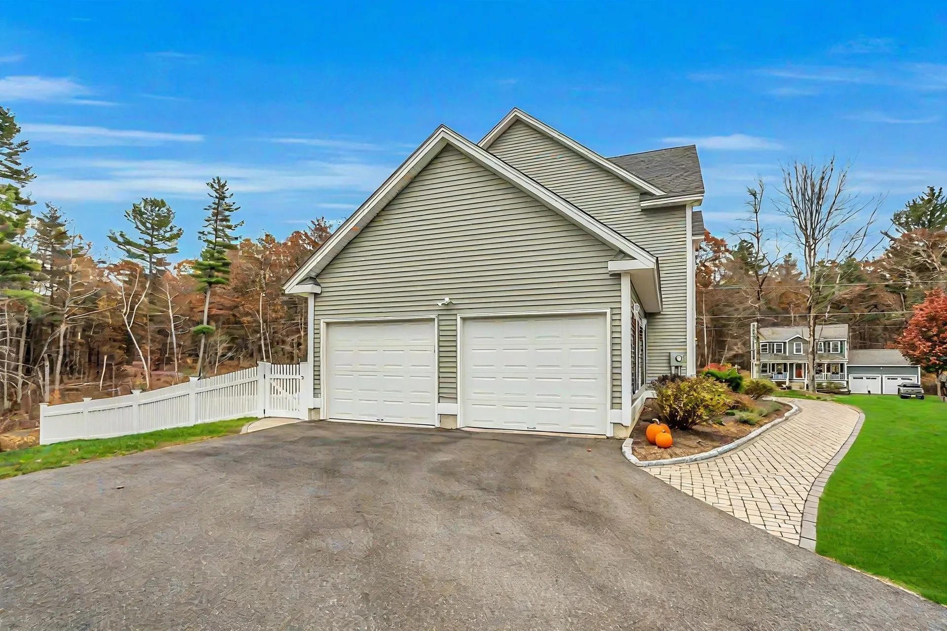 5 Laurel Landing Hudson NH 03051